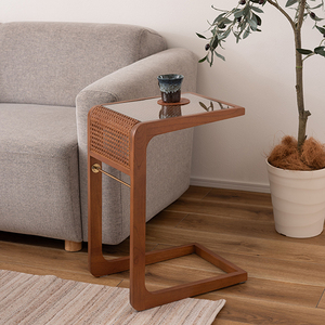 サイドテーブル