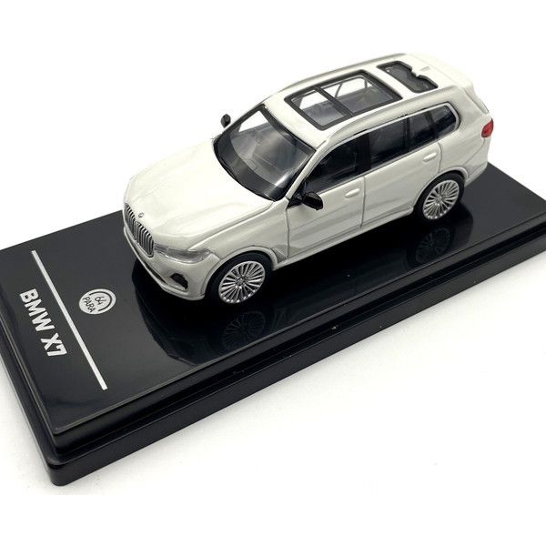 �p���S�� BMW X7 �z���C�g RHD 1/64