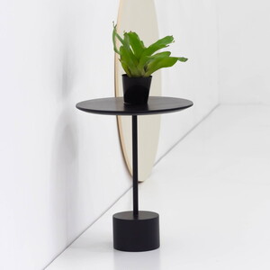 サイドテーブル