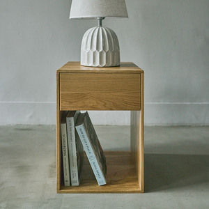 サイドテーブル