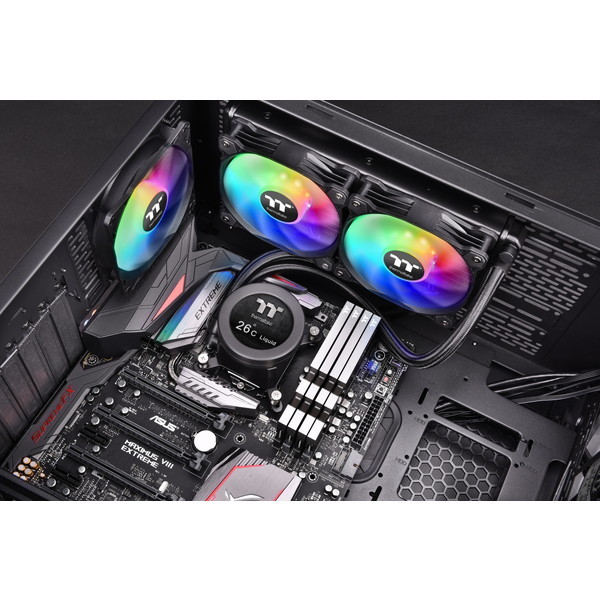 Thermaltake CL-W349-PL12SW-A Floe Ultra 240 RGB [CPUクーラー