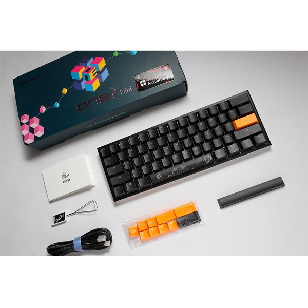 たかはしかえで　KEY ONEW セット Ducky dk-one2-rgb-mini-kb-silent-pink ブラック One 2 Mini