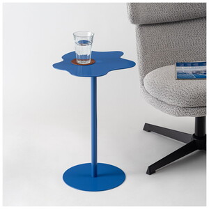 サイドテーブル