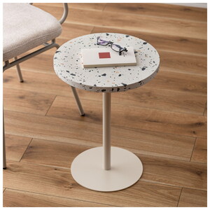 サイドテーブル