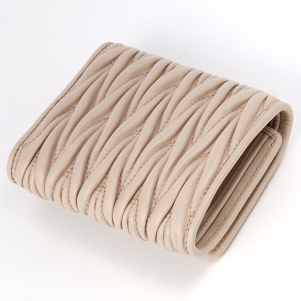 MIU MIU 三つ折り財布 ミュウミュウ(MIUMIU) 財布 三つ折り財布 | 通販・人気