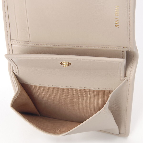 MIU MIU ミュウミュウ 三つ折り財布 ピンク 5MH033 2FPP F0236
