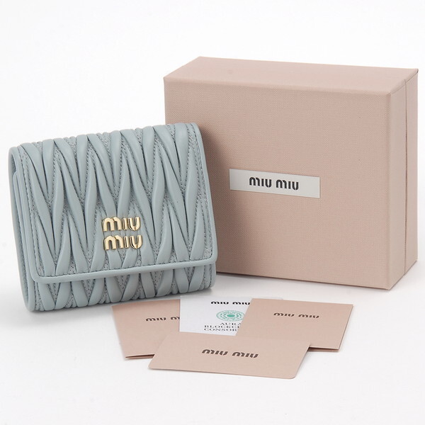 MIU MIU ミュウミュウ 三つ折り財布 ペールグリーン 5MH033 AFPP F0035