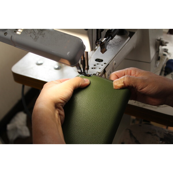 小田清 豊岡工房 牛革コインが分けられる長財布 ブルー 377410 | 激安