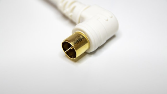 アンテナケーブル