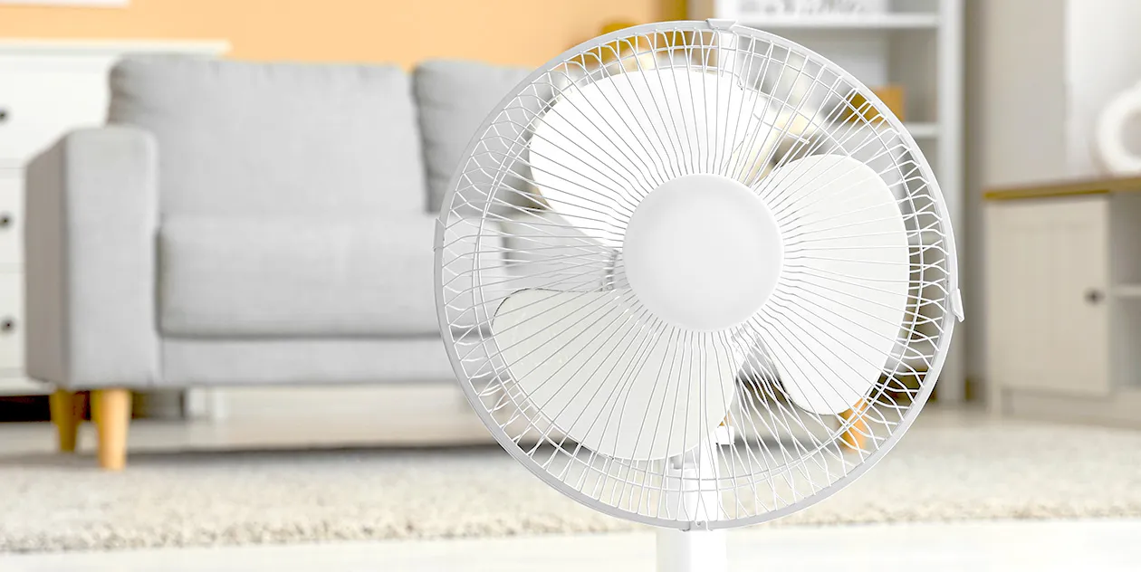 扇風機は熱中症対策に有効？高齢者のリスク、活用するポイント
