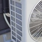 エアコン室外機の掃除は必要？自分でする掃除とプロの違い｜掃除手順
